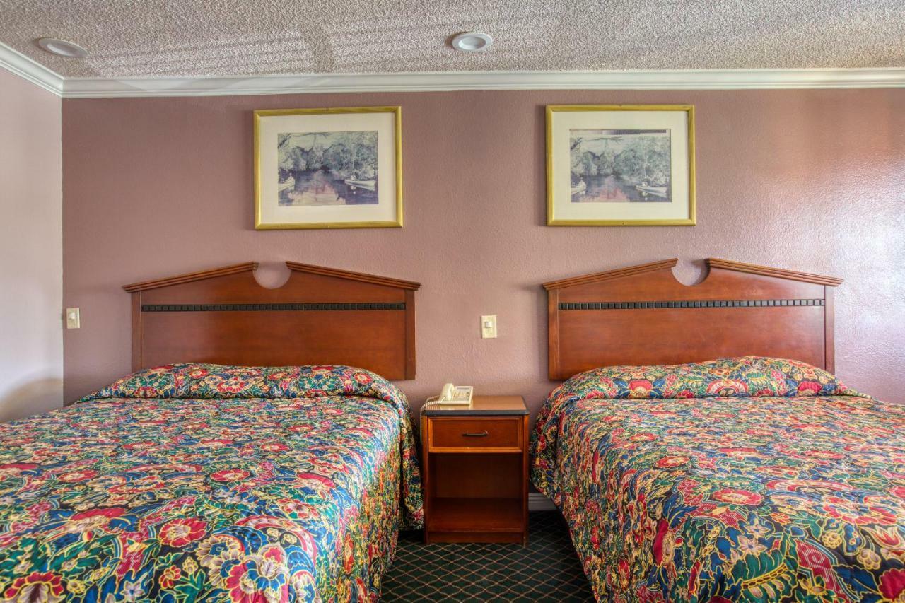 Hotel Whittier, Ca I-605 Bagian luar foto